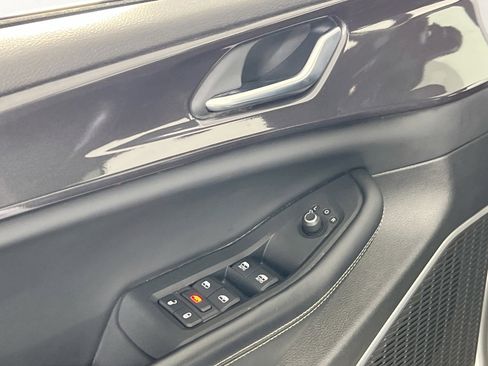 Used 2022 Jeep Grand Cherokee L Laredo image 15