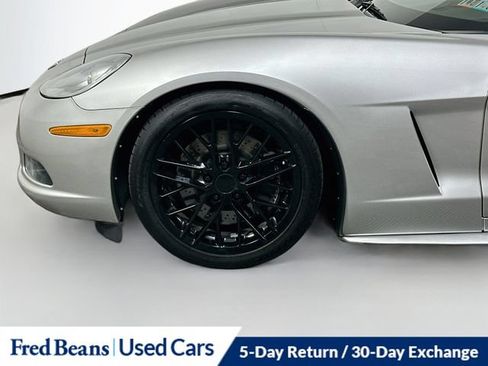Used 2006 Chevrolet Corvette Coupe w/ Preferred Equipment Group RWD image 31
