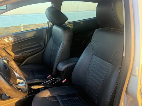 Used 2015 Ford Fiesta Titanium FWD image 9