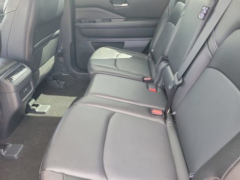 Used 2024 Nissan Pathfinder SL w/ Cargo Package FWD image 15