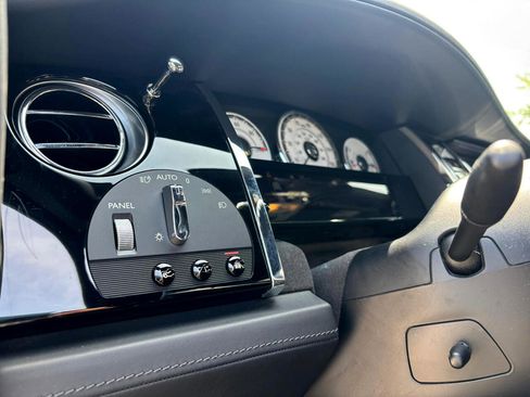 Used 2016 Rolls-Royce Wraith image 36