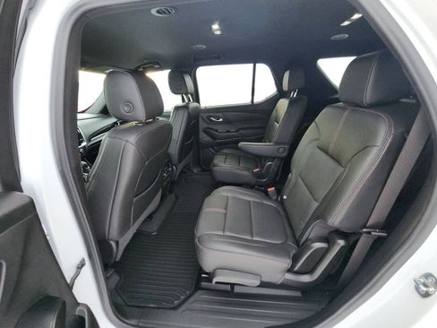 Used 2023 Chevrolet Traverse RS FWD image 37