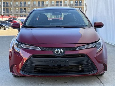 Used 2023 Toyota Corolla LE image 8