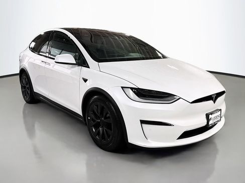 Used 2023 Tesla Model X image 3