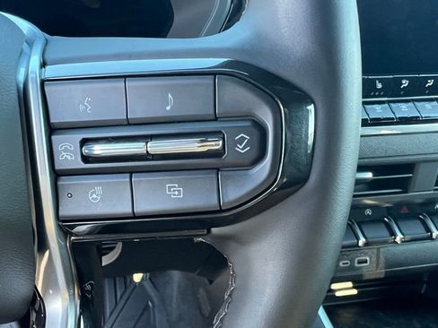 Certified 2025 Chevrolet Colorado Trail Boss AWD/4WD image 25