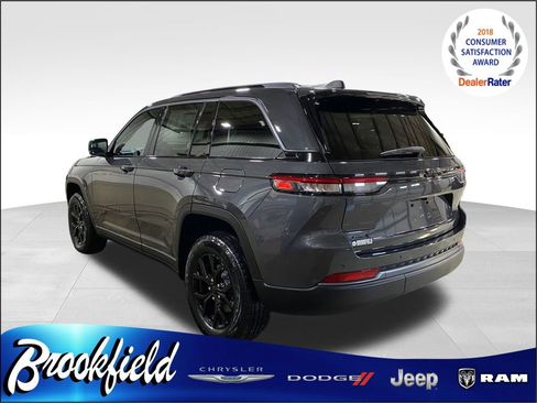 New 2026 Jeep Grand Cherokee Altitude image 6