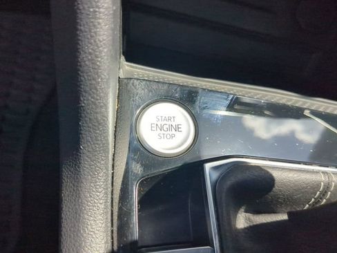 Certified 2023 Volkswagen Taos SE w/ Black Wheel Package image 29