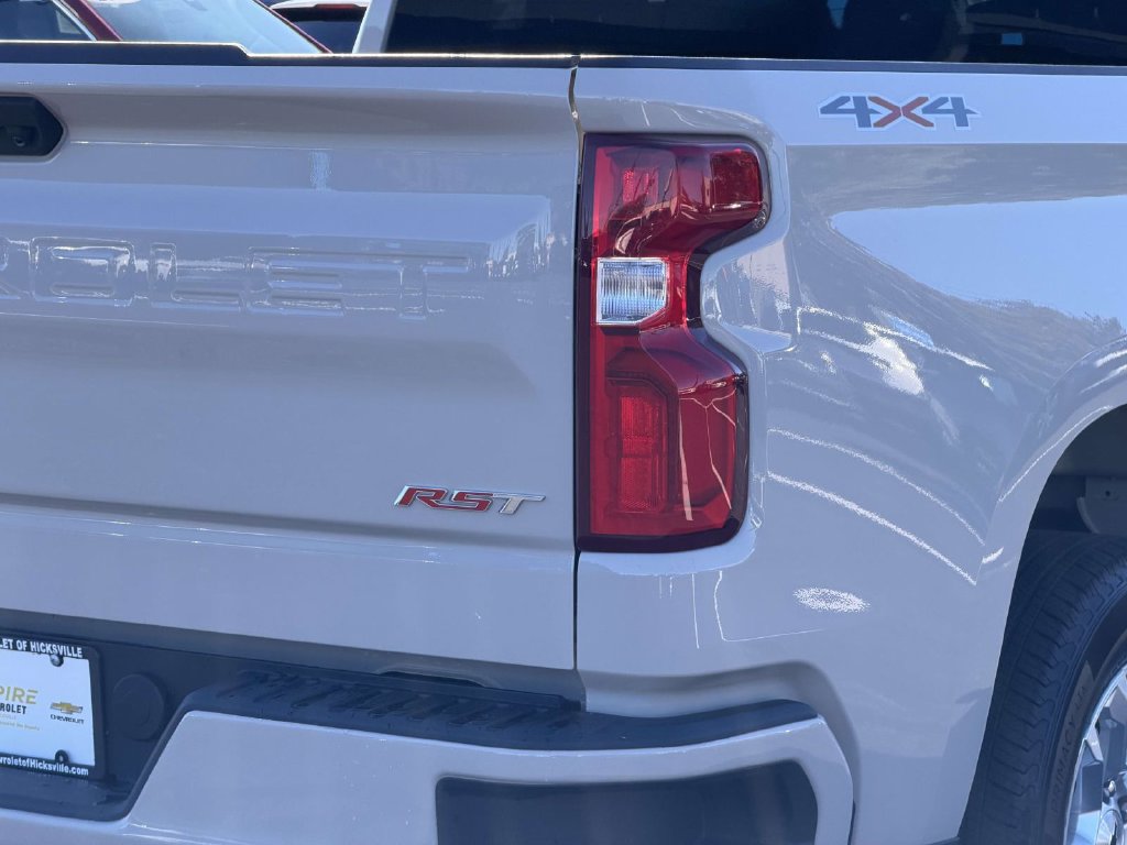 Used 2026 Chevrolet Silverado 1500 RST AWD/4WD image 11