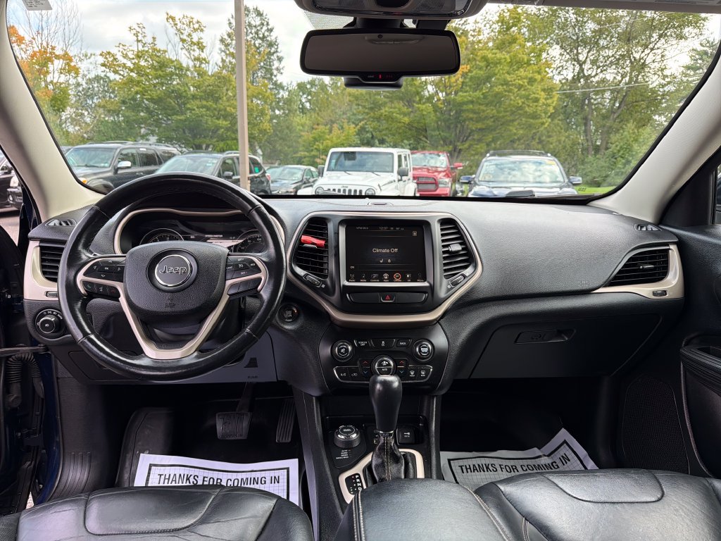 Used 2016 Jeep Cherokee Limited AWD/4WD image 16