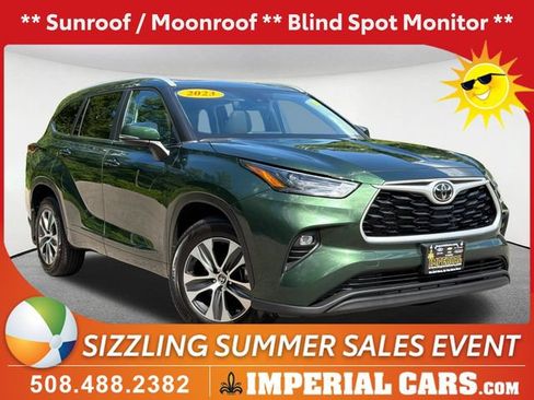 Used 2023 Toyota Highlander AWD image 1