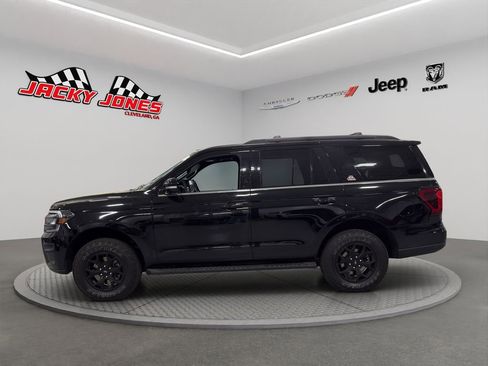 Used 2022 Ford Expedition Timberline image 2