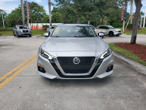 Used 2019 Nissan Altima 2.5 SL FWD image 2