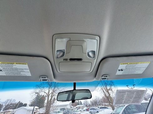 Used 2016 Toyota Sienna L image 34