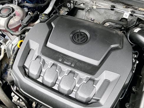 Used 2022 Volkswagen Tiguan SE image 64