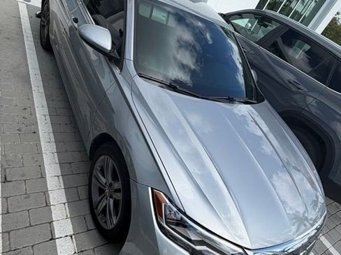 Used 2024 Volkswagen Jetta SE image 3