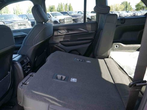 New 2025 Jeep Grand Cherokee Laredo X image 12