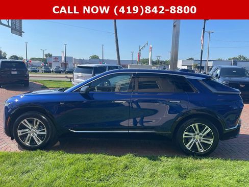 Used 2024 Cadillac Lyriq Tech AWD/4WD image 11
