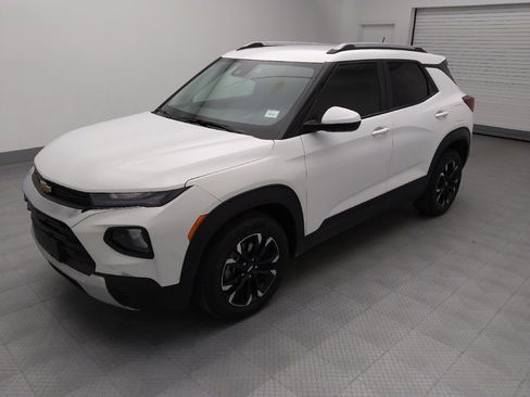Used 2022 Chevrolet TrailBlazer LT w/ Convenience Package image 2