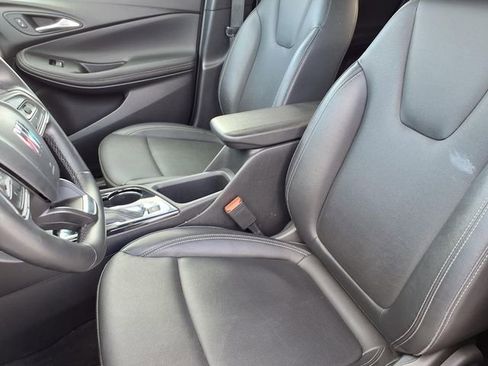 Used 2024 Buick Encore GX Sport Touring image 3