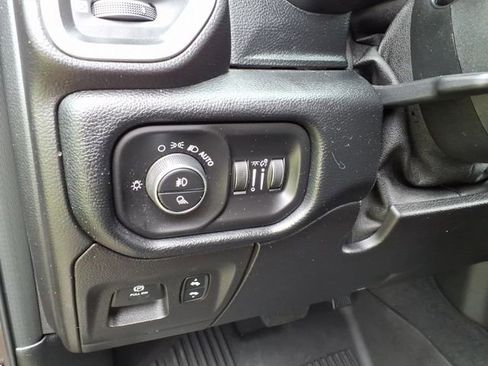 Used 2019 RAM 1500 Big Horn AWD/4WD image 14