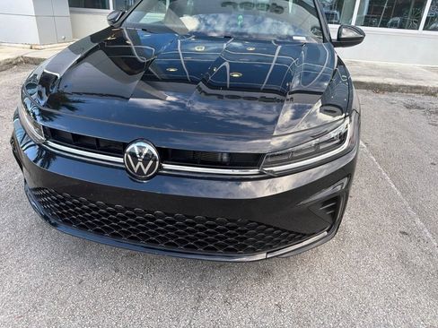 Used 2025 Volkswagen Jetta Sport FWD image 4