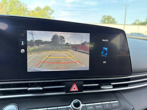 Used 2023 Hyundai Elantra SEL w/ Convenience Package FWD image 11