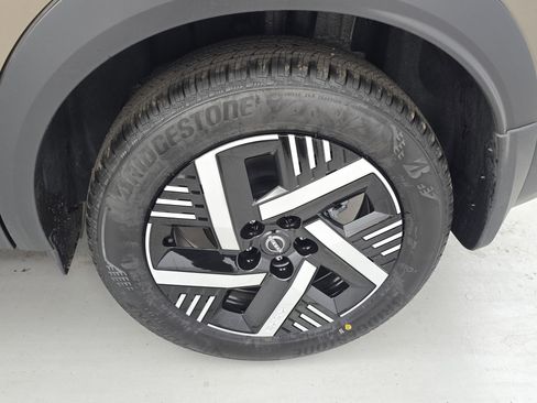 New 2026 Nissan Kicks SV w/ SV Premium Package FWD image 32