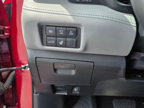 Used 2023 Toyota Highlander Platinum FWD image 14