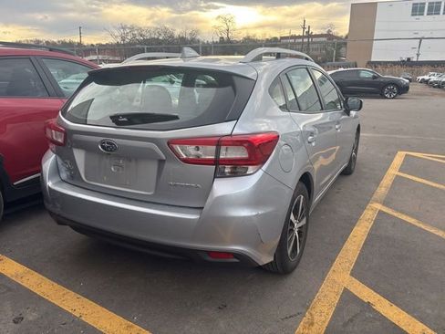 Used 2019 Subaru Impreza 2.0i Premium image 9