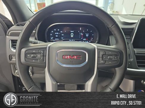 Used 2024 GMC Yukon SLT AWD/4WD image 14