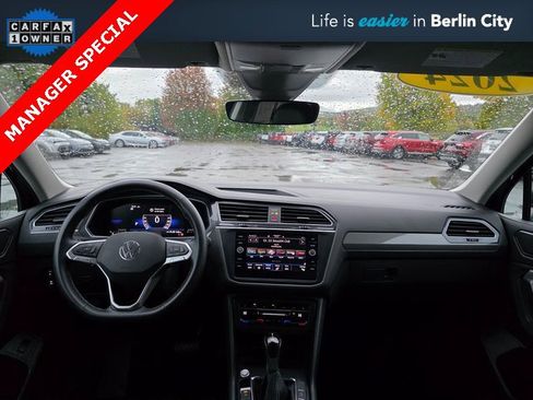 Used 2024 Volkswagen Tiguan SE image 19