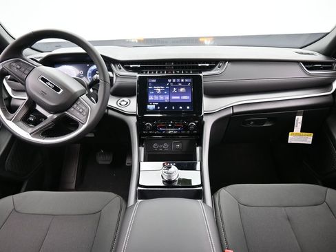 New 2026 Jeep Grand Cherokee L Laredo AWD/4WD image 18