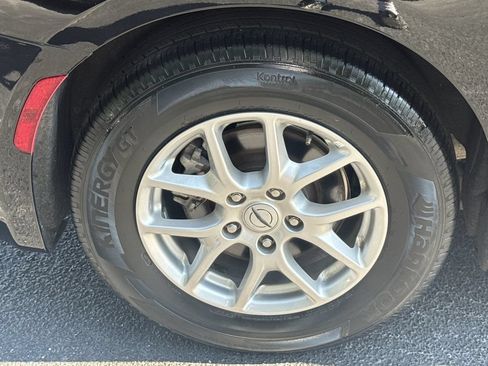 Used 2024 Chrysler Pacifica Touring-L FWD image 17