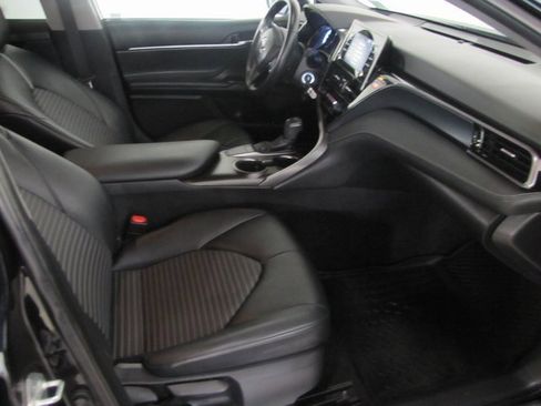 Used 2023 Toyota Camry SE image 18