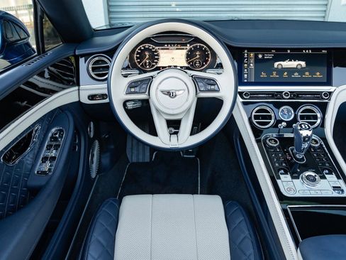 Used 2022 Bentley Continental GT image 28