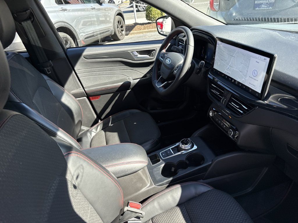 Used 2023 Ford Escape ST-Line w/ Tech Pack #1 AWD/4WD image 28