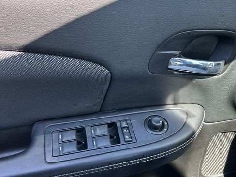 Used 2014 Dodge Avenger SE w/ Blacktop Package FWD image 16