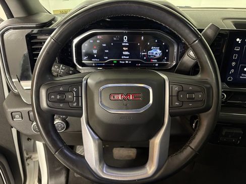 Used 2025 GMC Sierra 1500 SLT RWD image 17