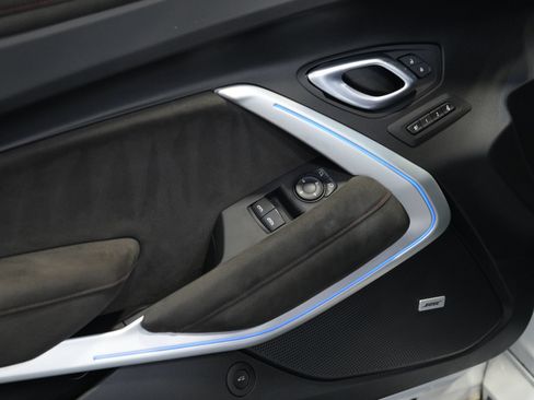Used 2018 Chevrolet Camaro ZL1 RWD image 25