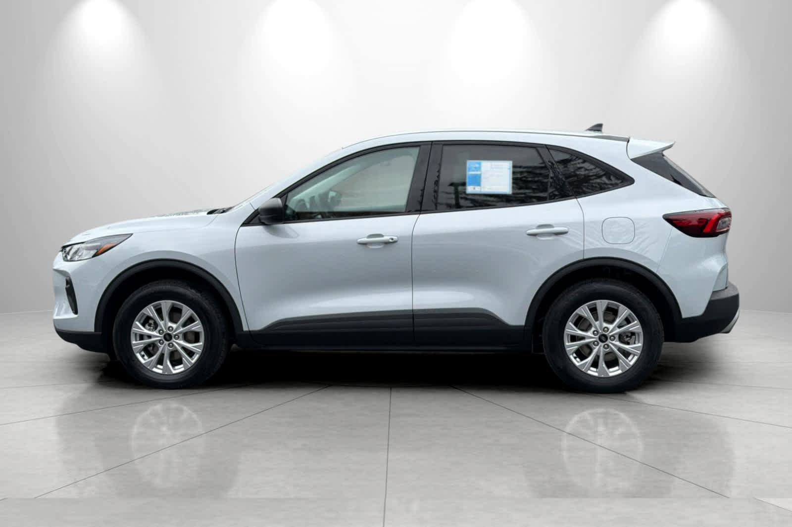 Used 2025 Ford Escape Active AWD/4WD image 5