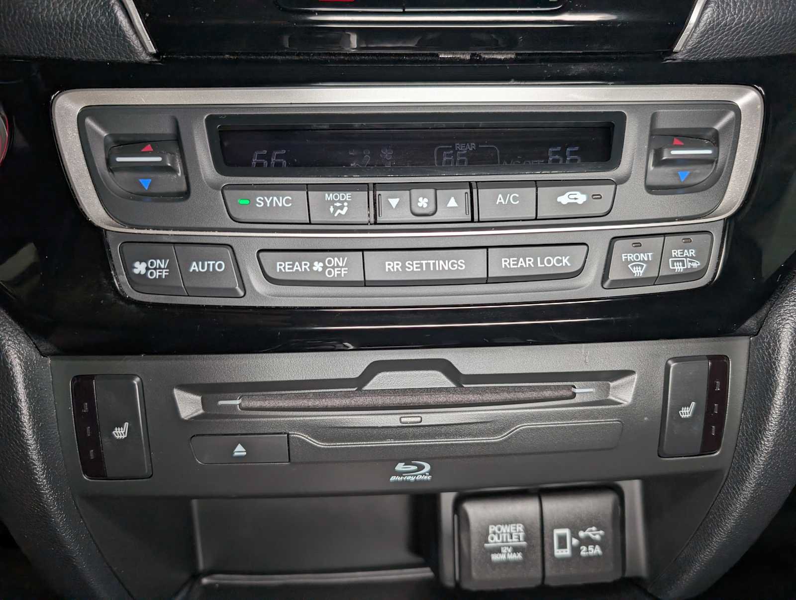 Used 2020 Honda Pilot Touring image 34