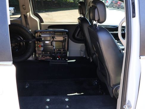 Used 2017 Dodge Grand Caravan SXT FWD image 26