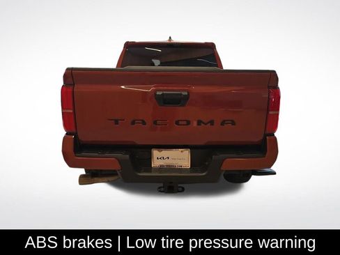 Used 2025 Toyota Tacoma TRD Sport image 4