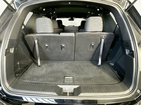 Used 2025 Honda Pilot Sport image 32