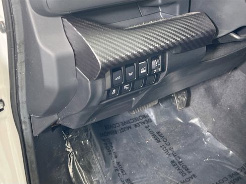 Used 2022 Subaru Ascent Onyx Edition image 10