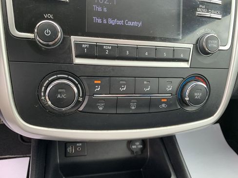 Used 2017 Nissan Altima 2.5 SR w/ Midnight Edition Package FWD image 17