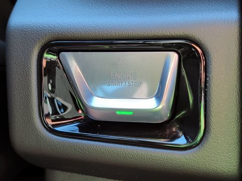 New 2026 GMC Yukon Elevation w/ Elevation Premium Package AWD/4WD image 31