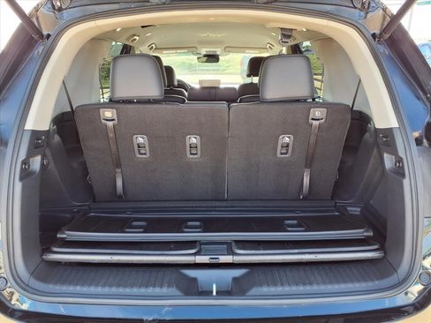 Used 2025 Honda Pilot EX-L image 10