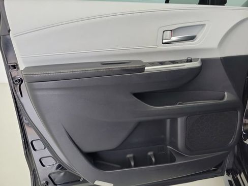 Used 2025 Toyota Sienna XSE FWD image 22