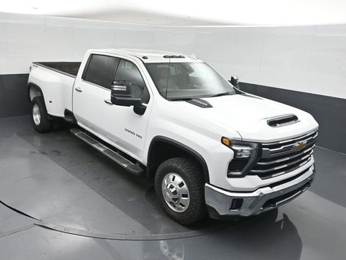 Used 2025 Chevrolet Silverado 3500 LTZ w/ LTZ Plus Package AWD/4WD image 28